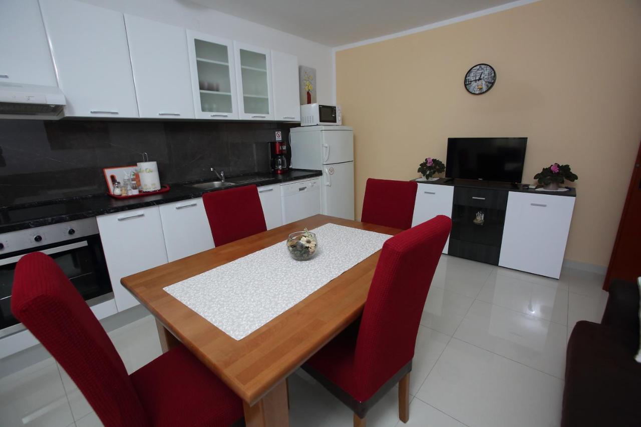 Apartman Luka Appartement Split Buitenkant foto